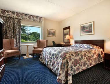 Days Inn by Wyndham Berlin Meriden Eksteriør bilde